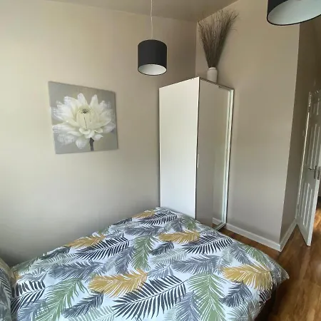 Private Room And Bathroom With Private Entrance Near Warwick Town Centre Exterior photo