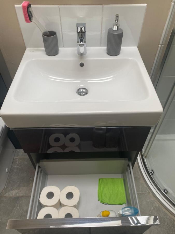 Private And Bathroom With Private Entrance Near Warwick Town Centre Warwick (Warwickshire)